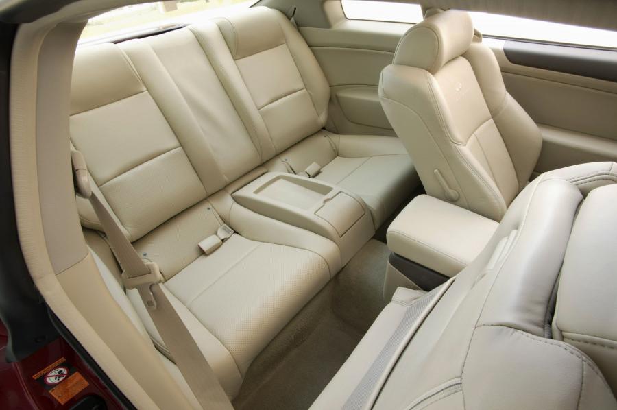  Infiniti G35 Coupe 2006 года  (фото 12 из 26)